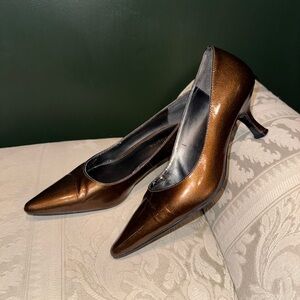 Liz Claiborne Metallic Brown Pointed-Toe Kitten Heels